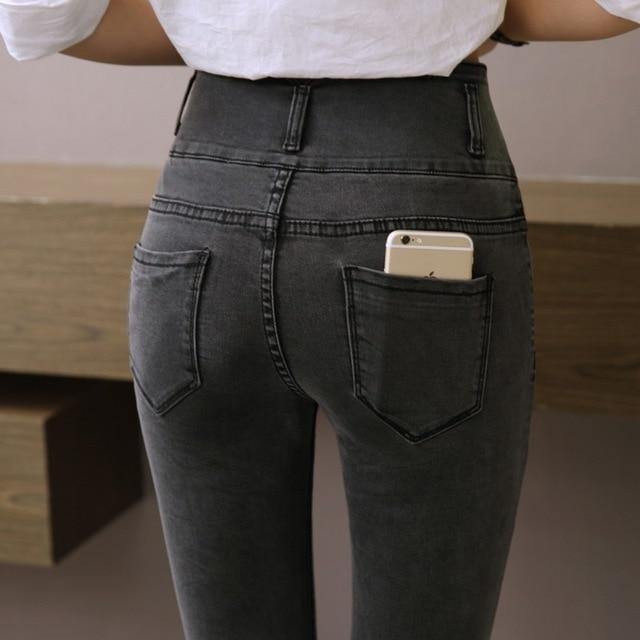 The Best Ways to Style High Waist Jeans for the Spring Season