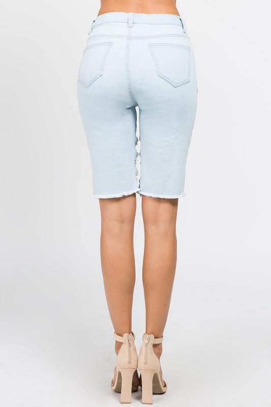Bermuda-Shorts mit abgeschnittener Kette - Für dich und alle