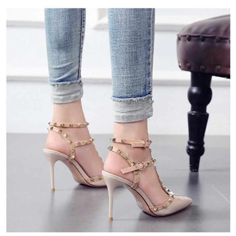 Buckle strap high heels - For you and all